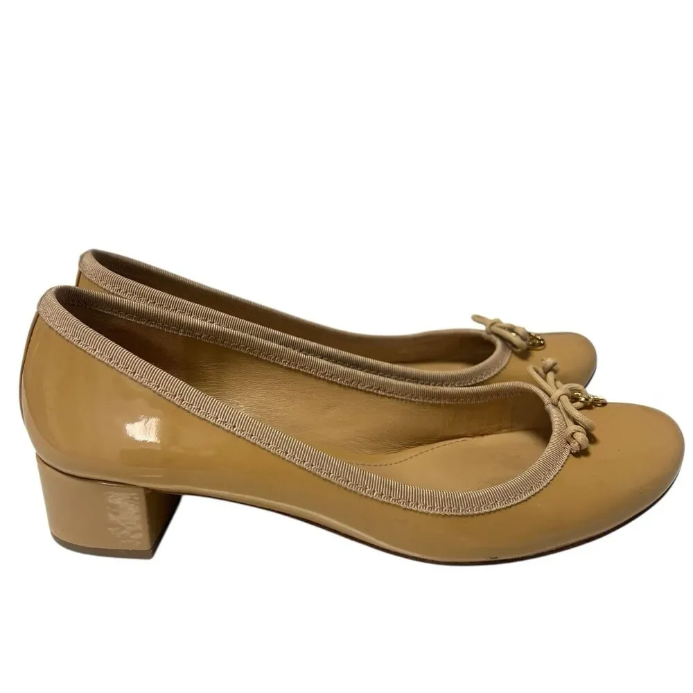 Tory Burch Chelsea Camellia Pump Tan Nude Patent Leather Low Heel Logo Size 7.5